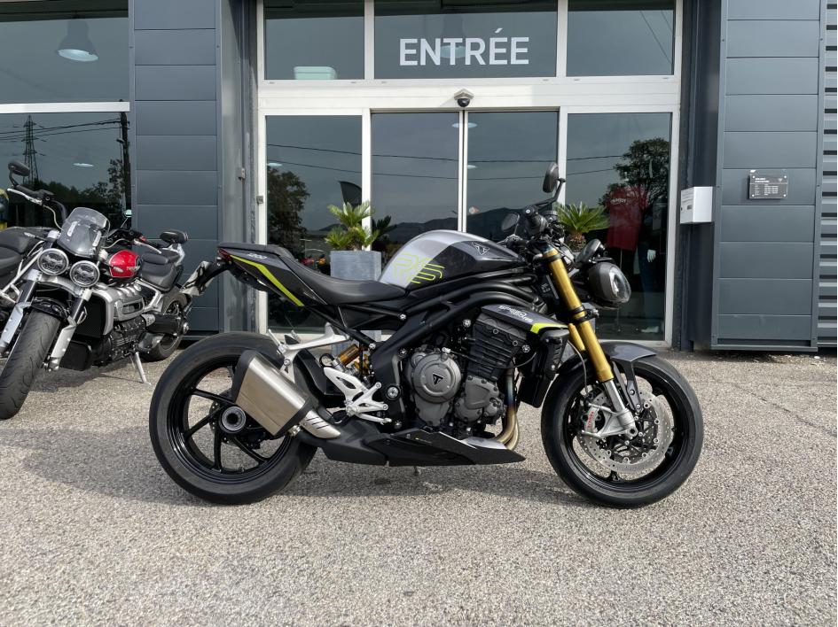 TRIUMPH SPEED TRIPLE 1200 RS