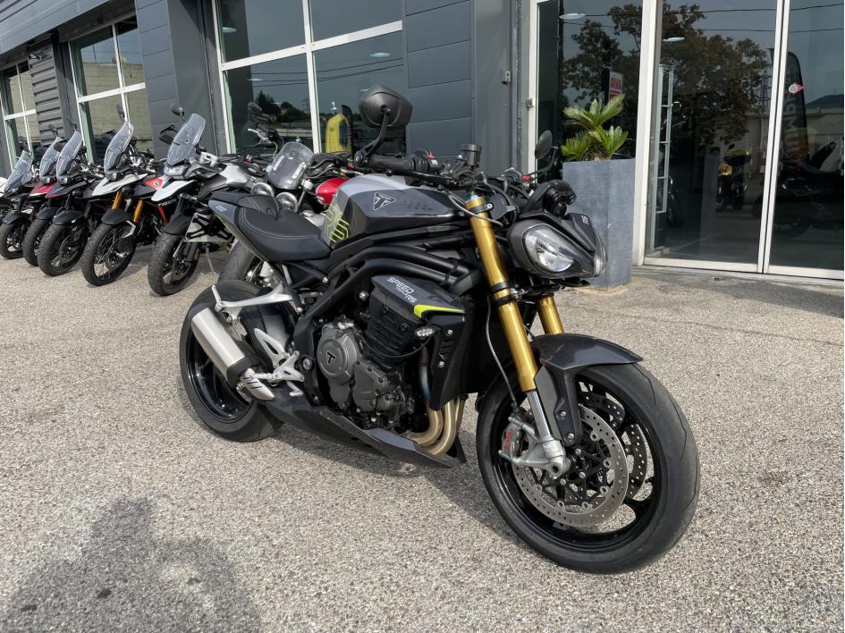 TRIUMPH SPEED TRIPLE 1200 RS