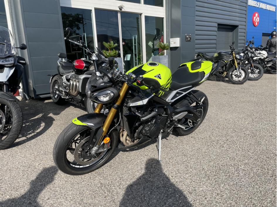 TRIUMPH STREET TRIPLE 795 MOTO 2
