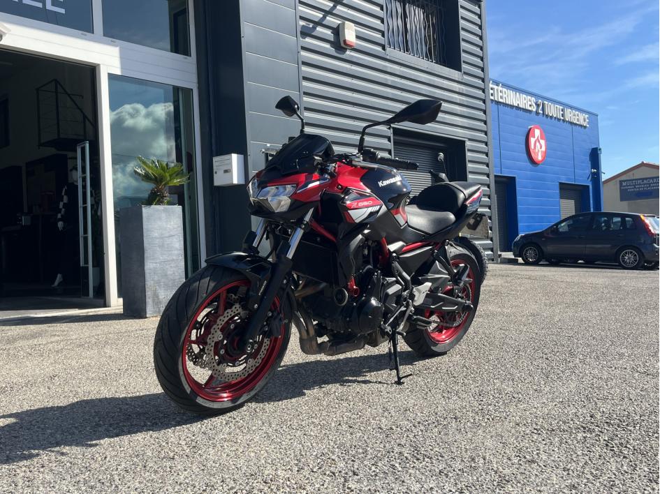 KAWASAKI Z650 - Z650