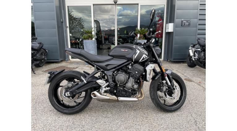 TRIUMPH TRIDENT 660
