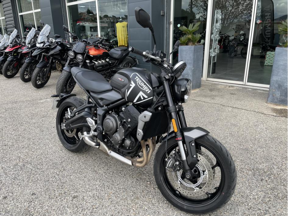 TRIUMPH TRIDENT 660