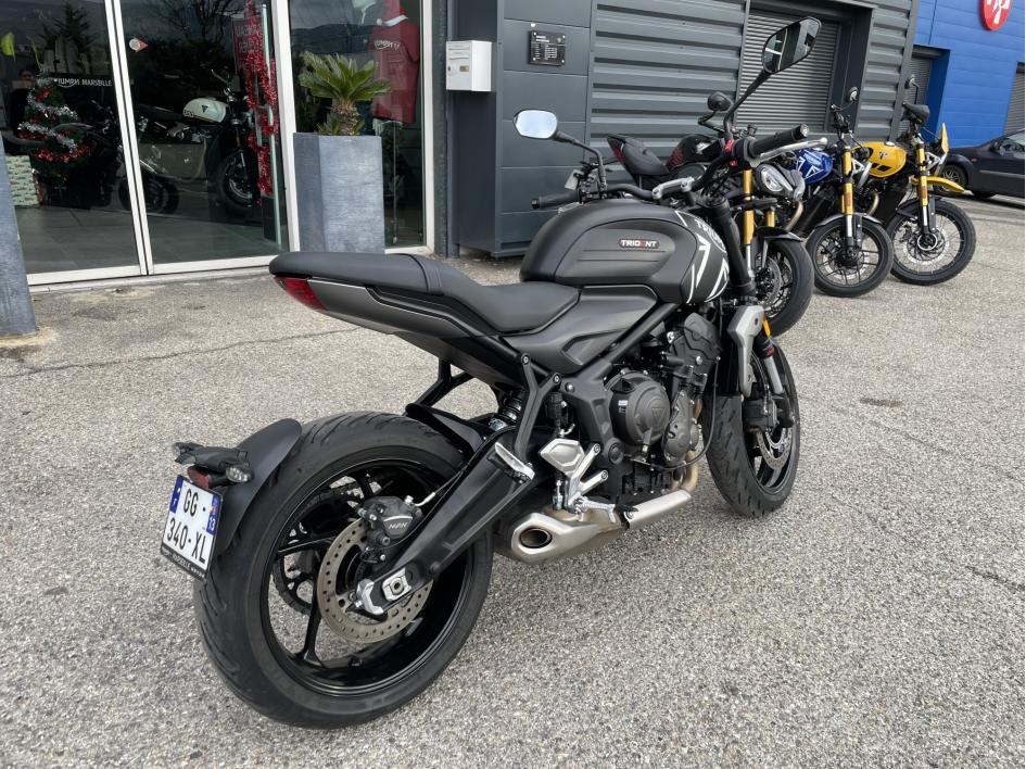 TRIUMPH TRIDENT 660