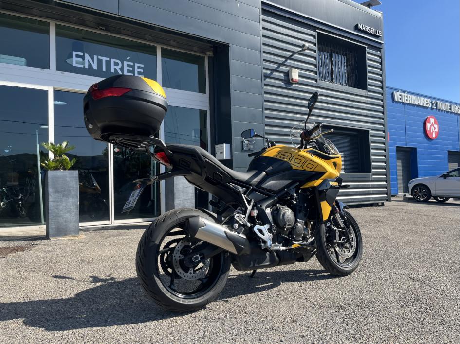 TRIUMPH TIGER 800