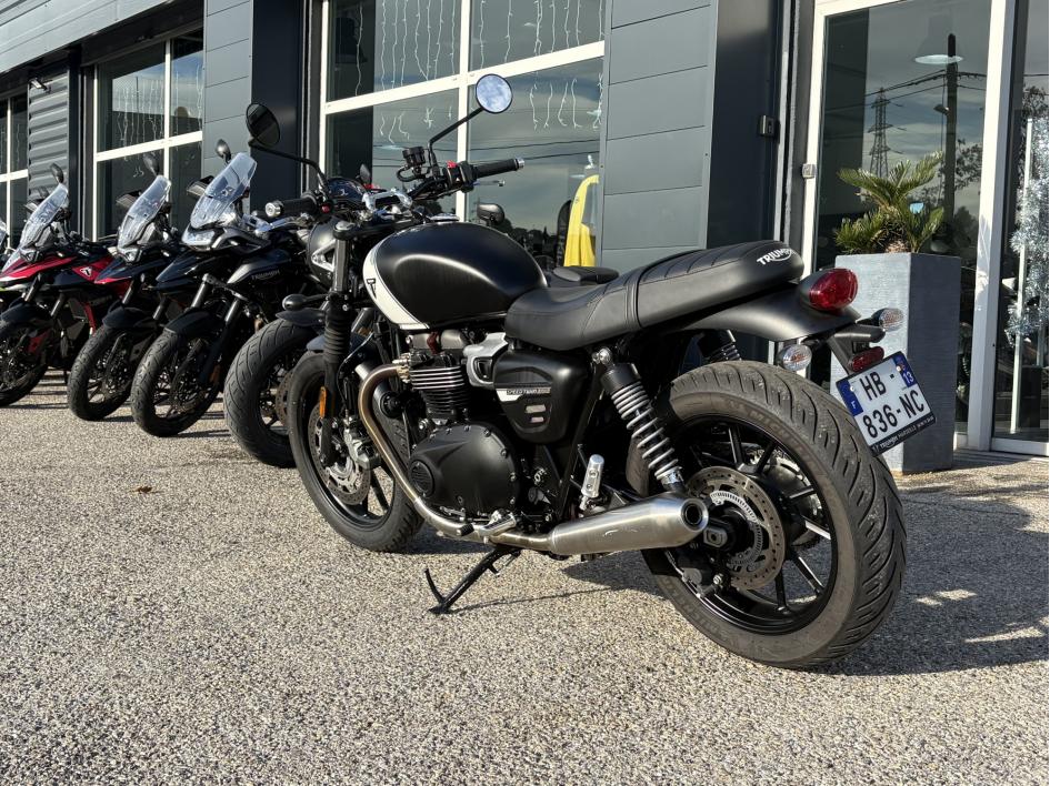 TRIUMPH SPEED TWIN 900