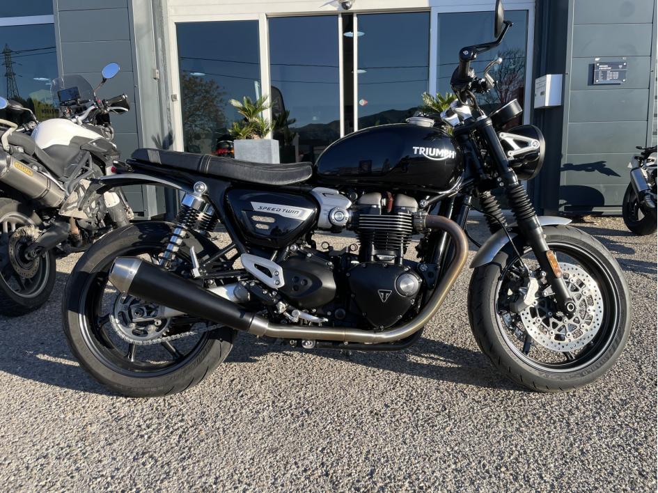 TRIUMPH SPEED TWIN 1200